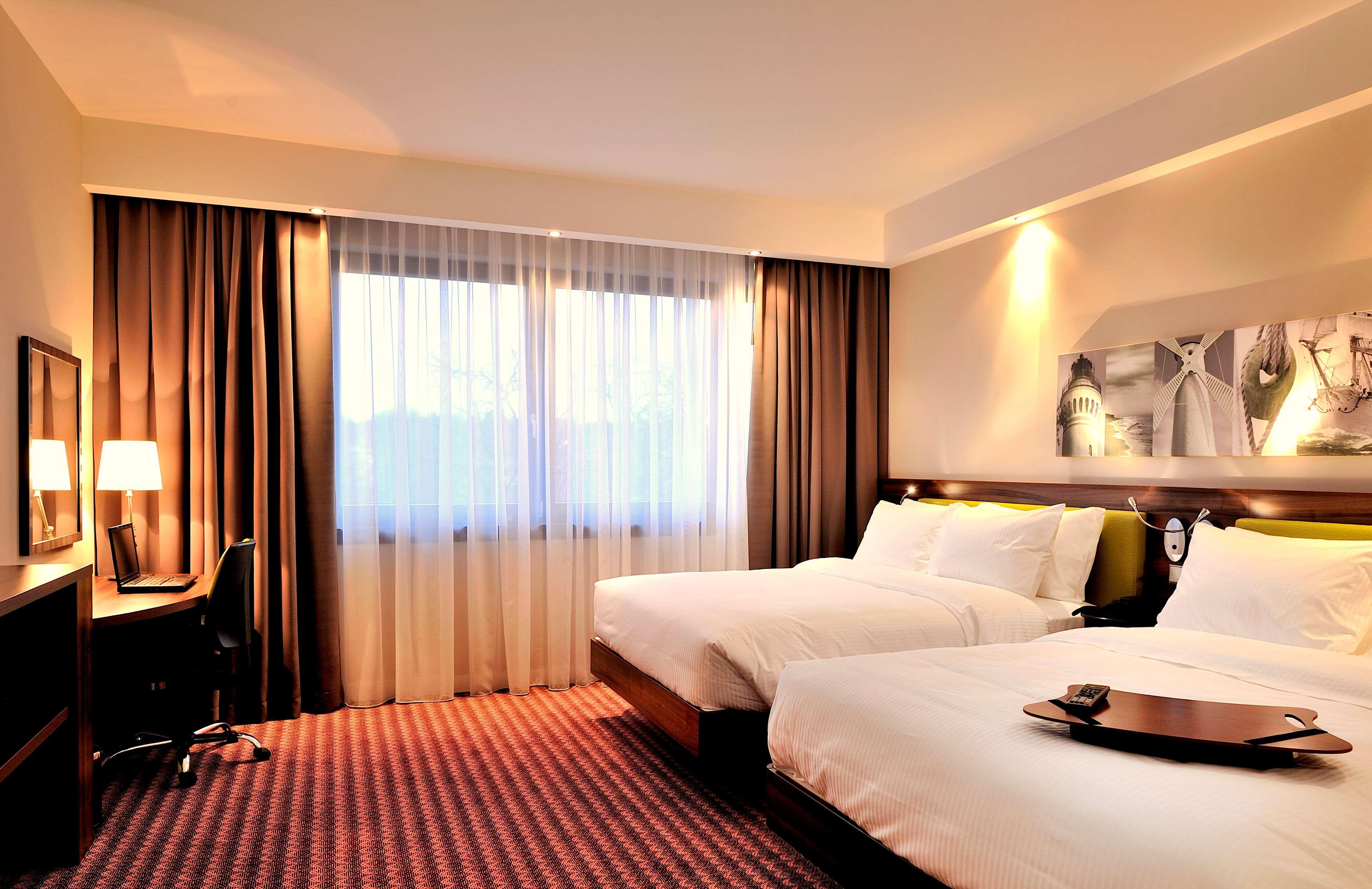 Отель Hampton By Hilton Свиноуйсьце Экстерьер фото