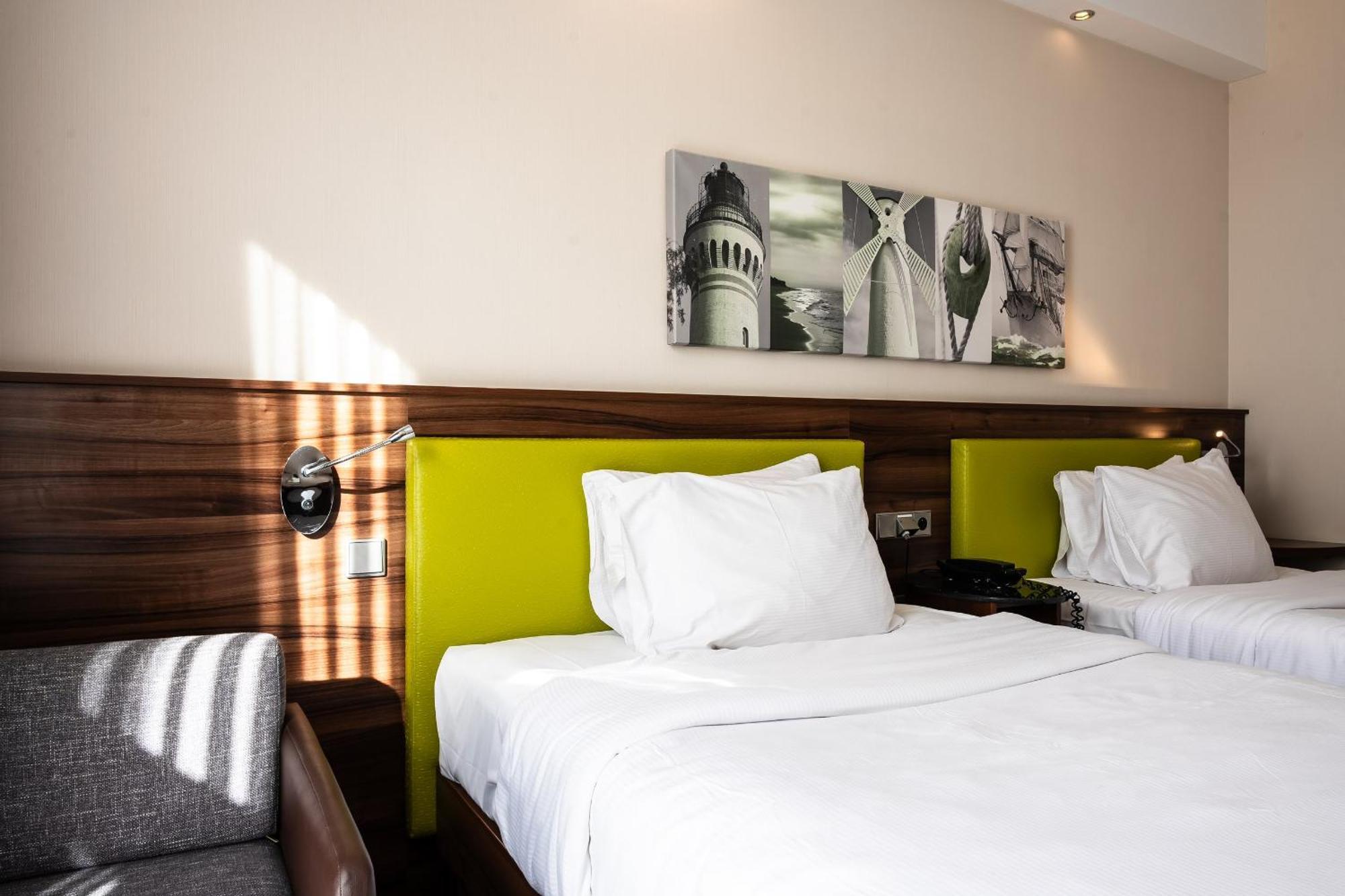 Отель Hampton By Hilton Свиноуйсьце Экстерьер фото