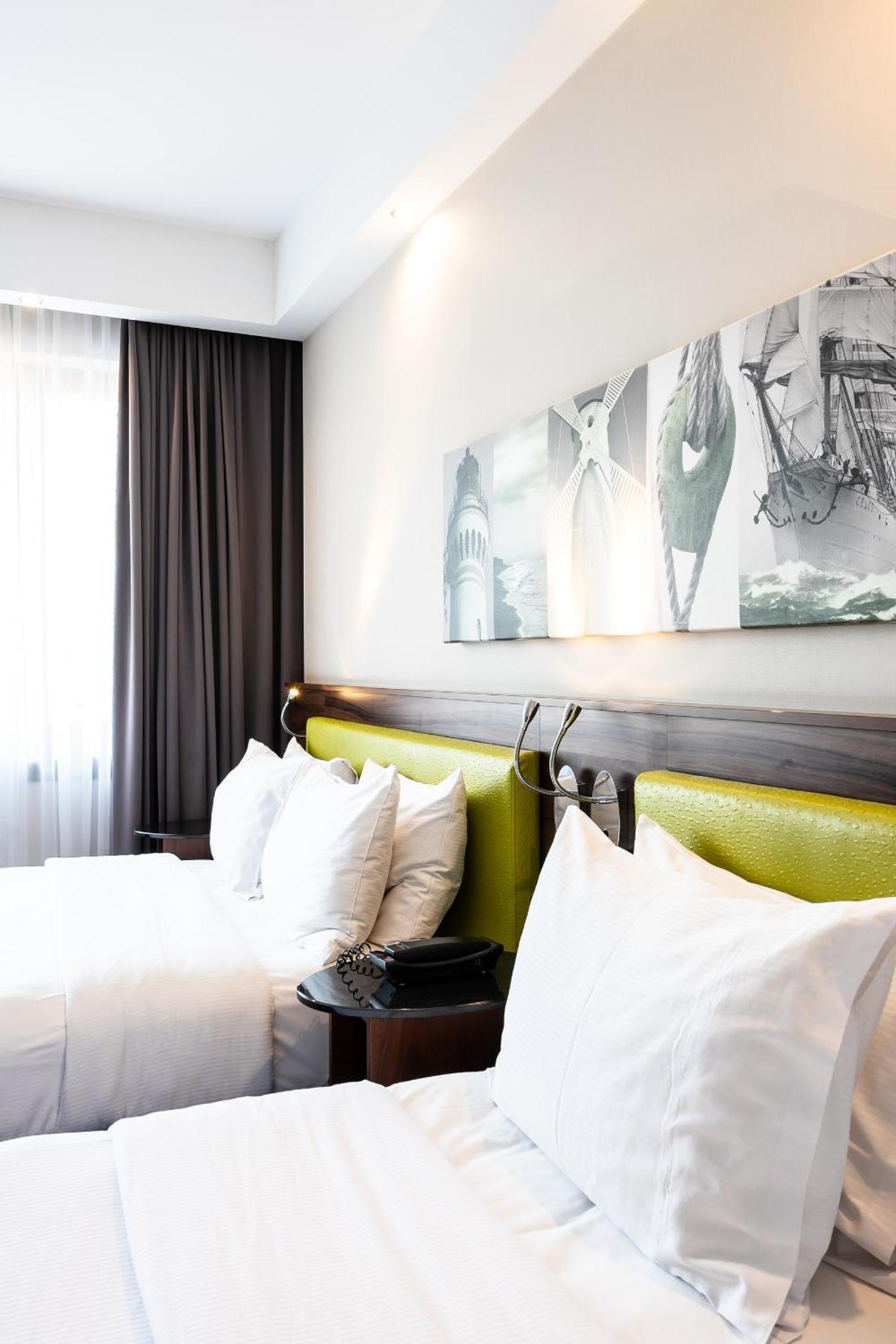 Отель Hampton By Hilton Свиноуйсьце Экстерьер фото