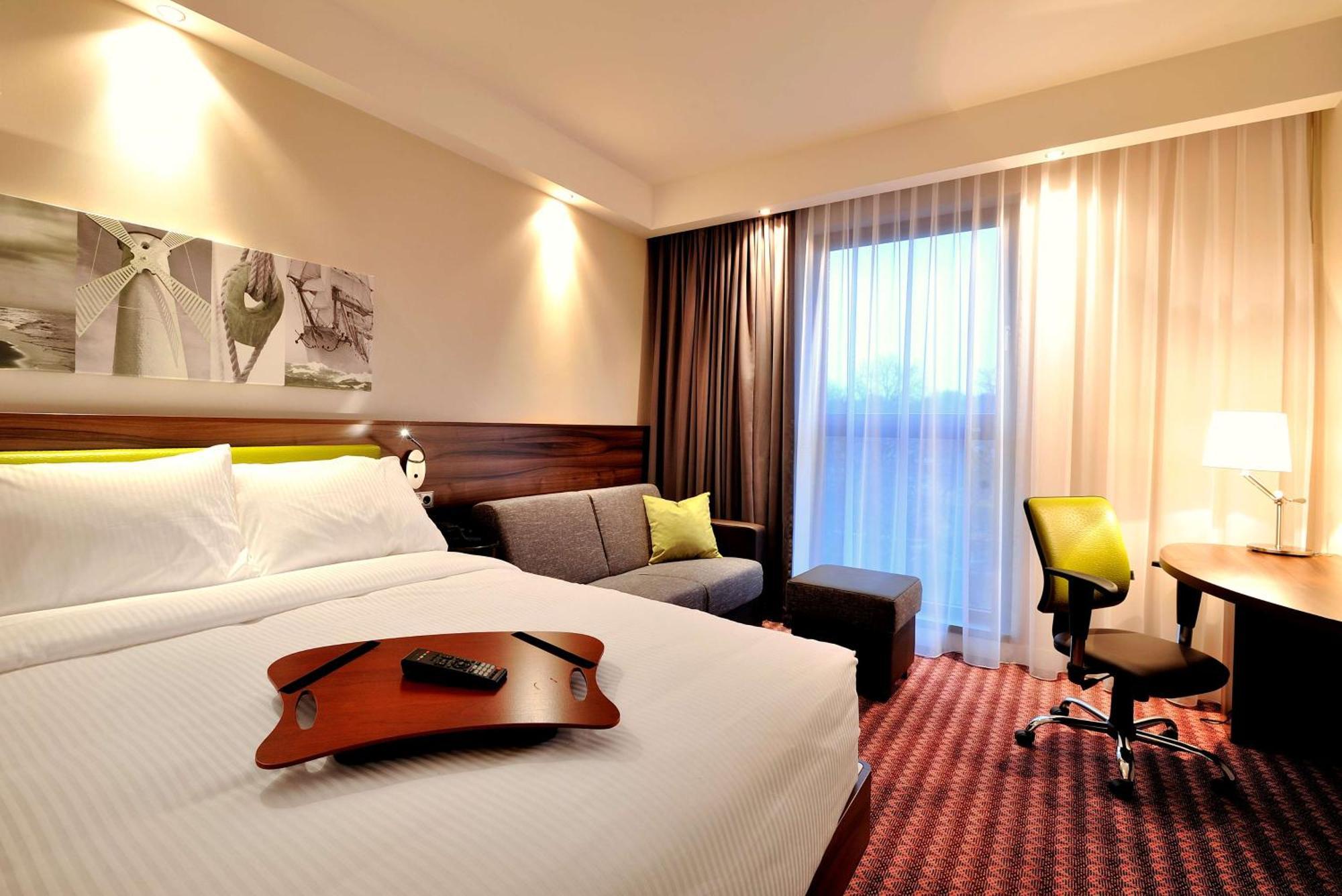 Отель Hampton By Hilton Свиноуйсьце Экстерьер фото