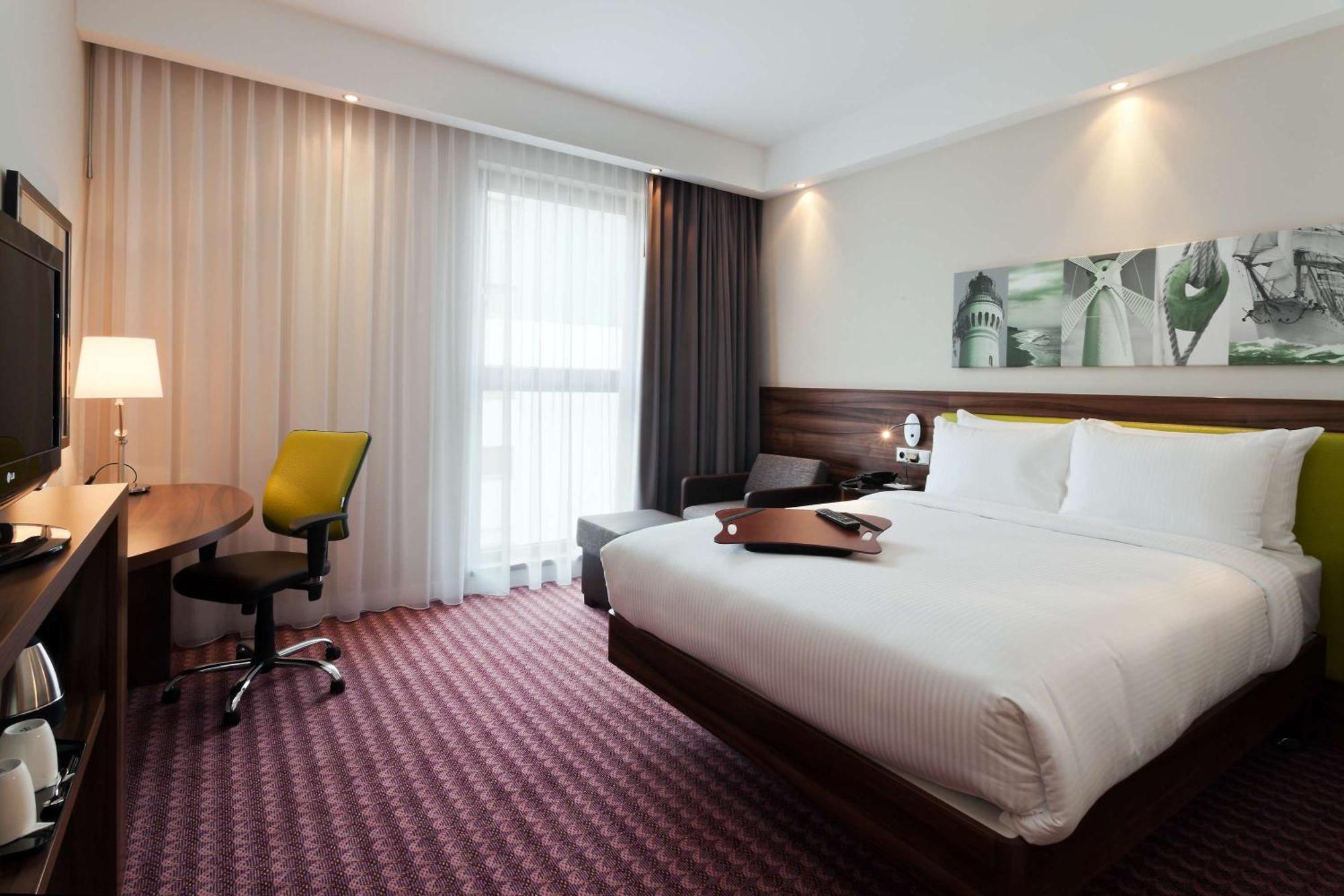 Отель Hampton By Hilton Свиноуйсьце Экстерьер фото