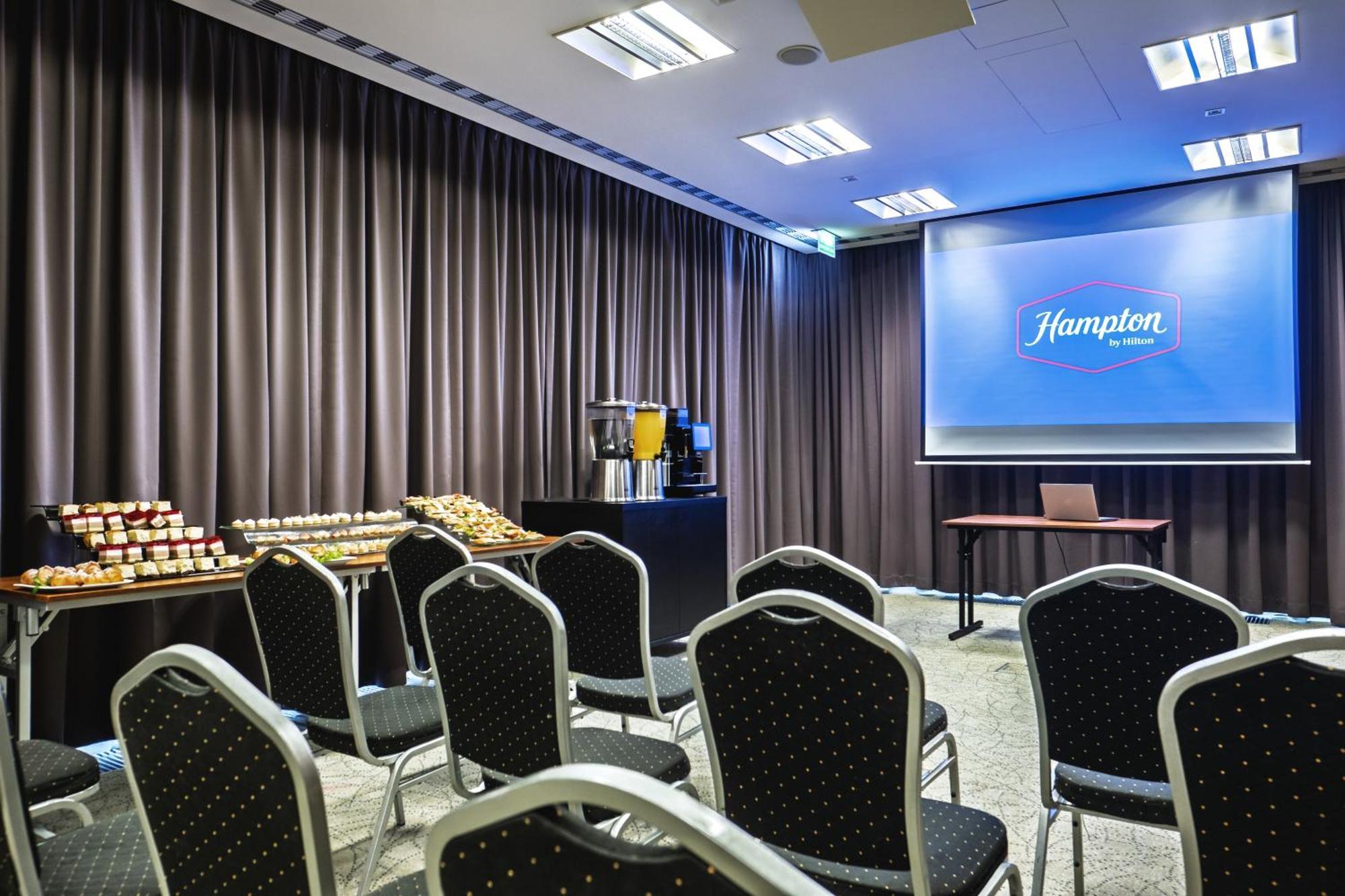 Отель Hampton By Hilton Свиноуйсьце Экстерьер фото