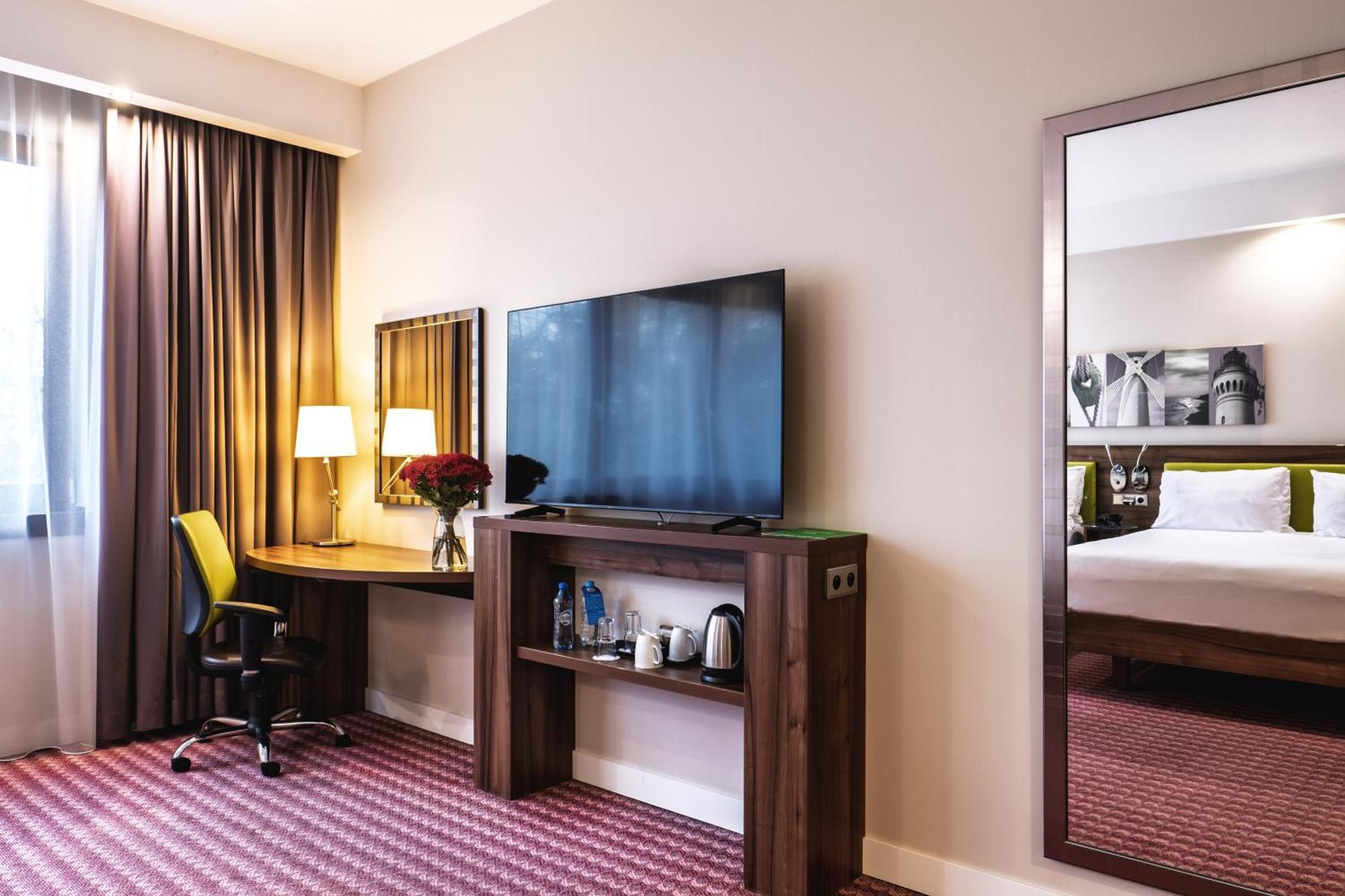 Отель Hampton By Hilton Свиноуйсьце Экстерьер фото