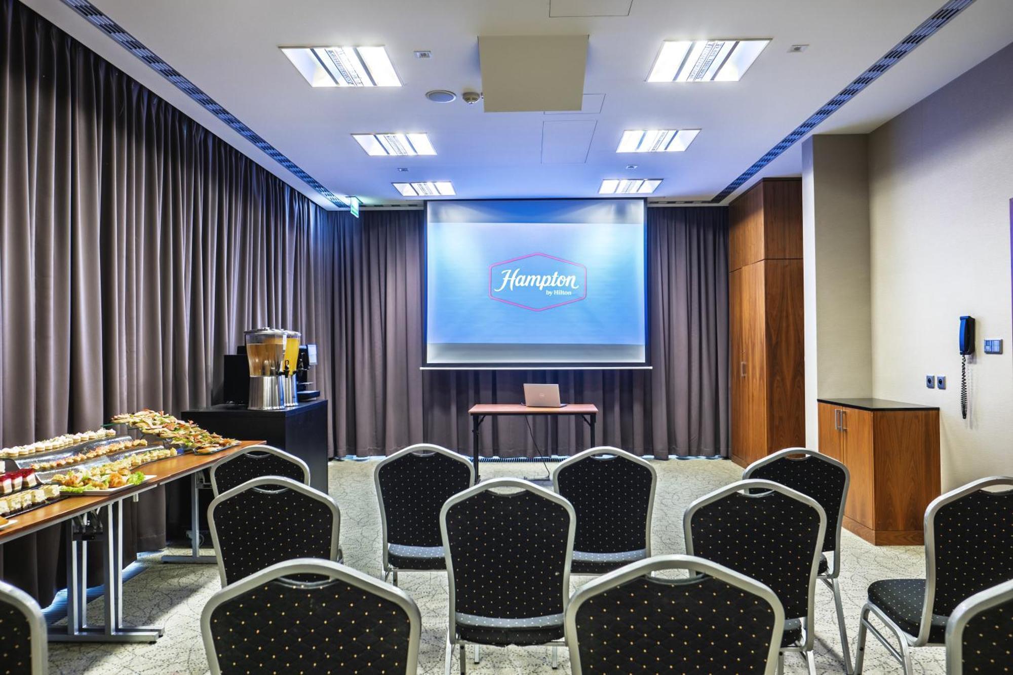 Отель Hampton By Hilton Свиноуйсьце Экстерьер фото
