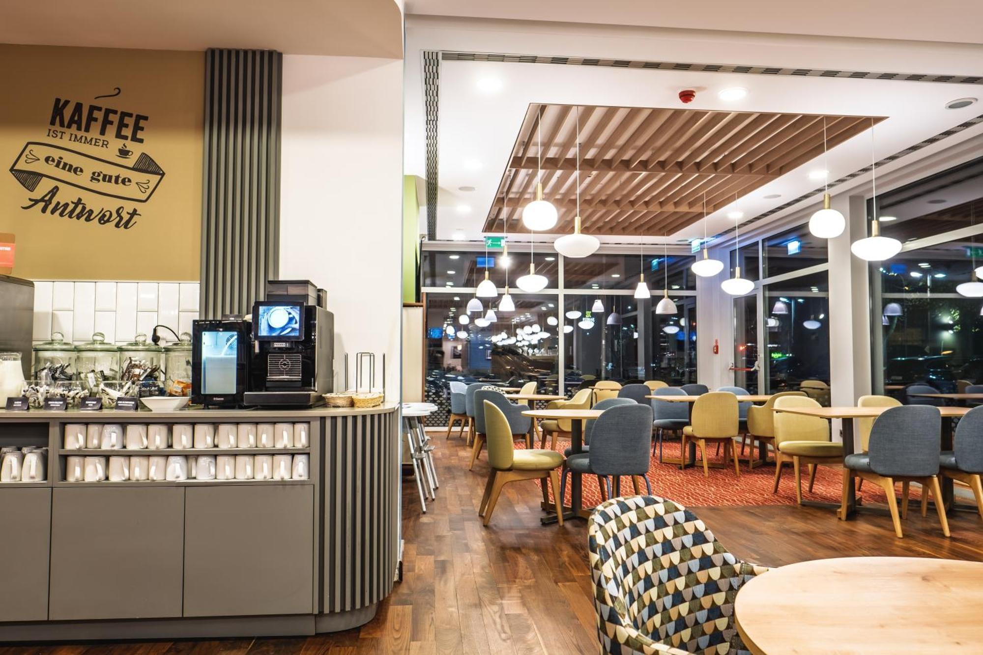 Отель Hampton By Hilton Свиноуйсьце Экстерьер фото